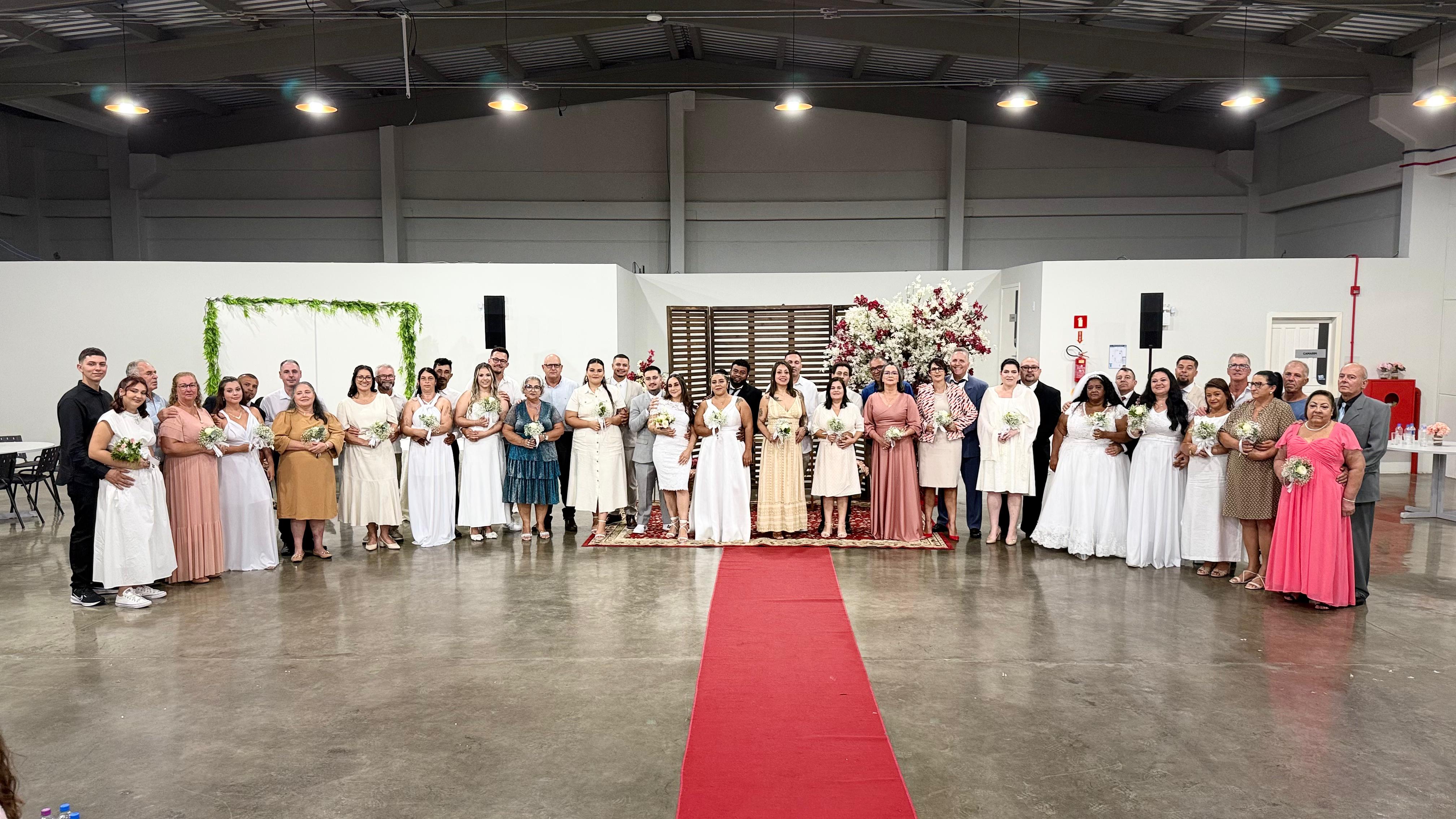 Amor oficializado: 21 histórias ganham novos capítulos no casamento coletivo em Balneário Arroio do Silva