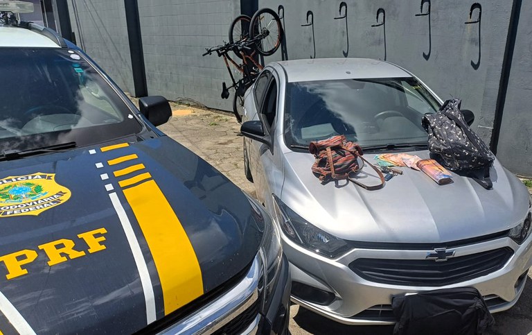 Casal é preso no Sul catarinense após roubo de automóvel e tentativa de golpe em pedágio