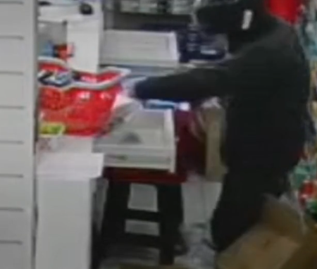 Polícia Civil promove identificação de envolvido em sequência de cinco roubos armados contra farmácias em Criciúma